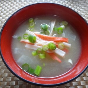 カニカマと大根のお味噌汁